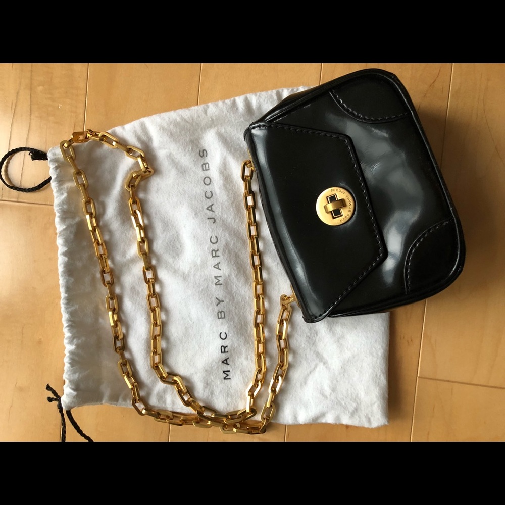 Marc Jacobs Small Crossbody Chain Bag